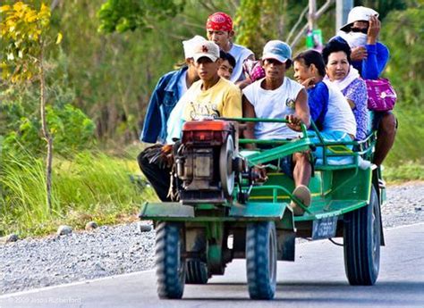 KULIGLIG: Tagalog.
